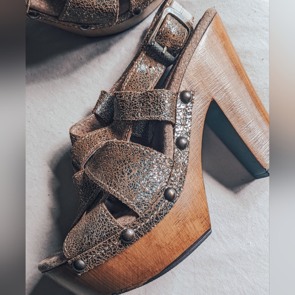 Sbicca Sandal Heels Brown Leather With Gold Speckle
